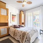 Con Amplia Terraza En Apartamento *