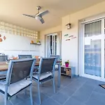Apartamento Con Amplia Terraza En *