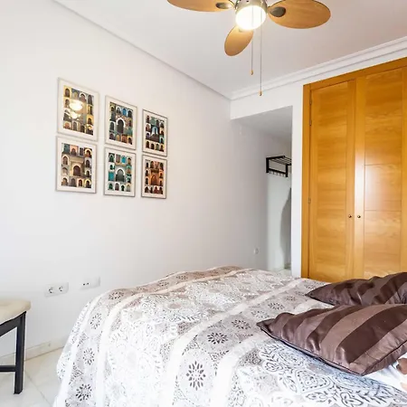 Con Amplia Terraza En Appartement Fuengirola